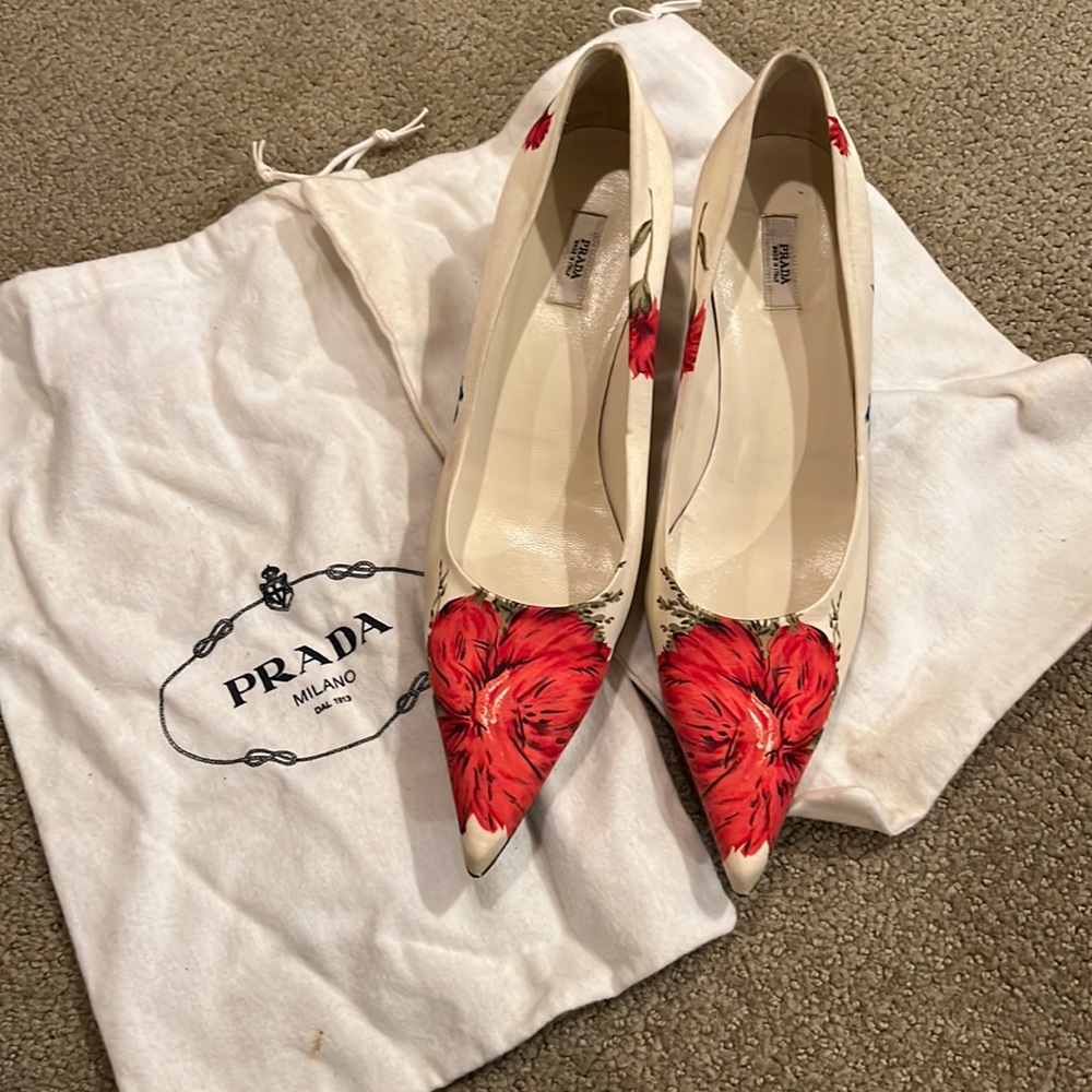 Vintage Prada Pointed Silk Floral Kitten Heel